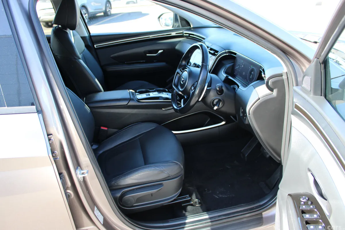 Hyundai Tucson SUV, Petrol Hybrid, 2021, Brown