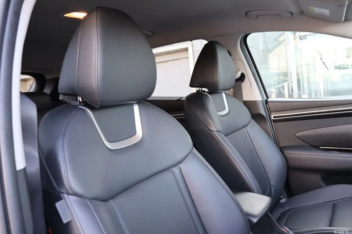 Hyundai Tucson SUV, Diesel, 2024, Silver