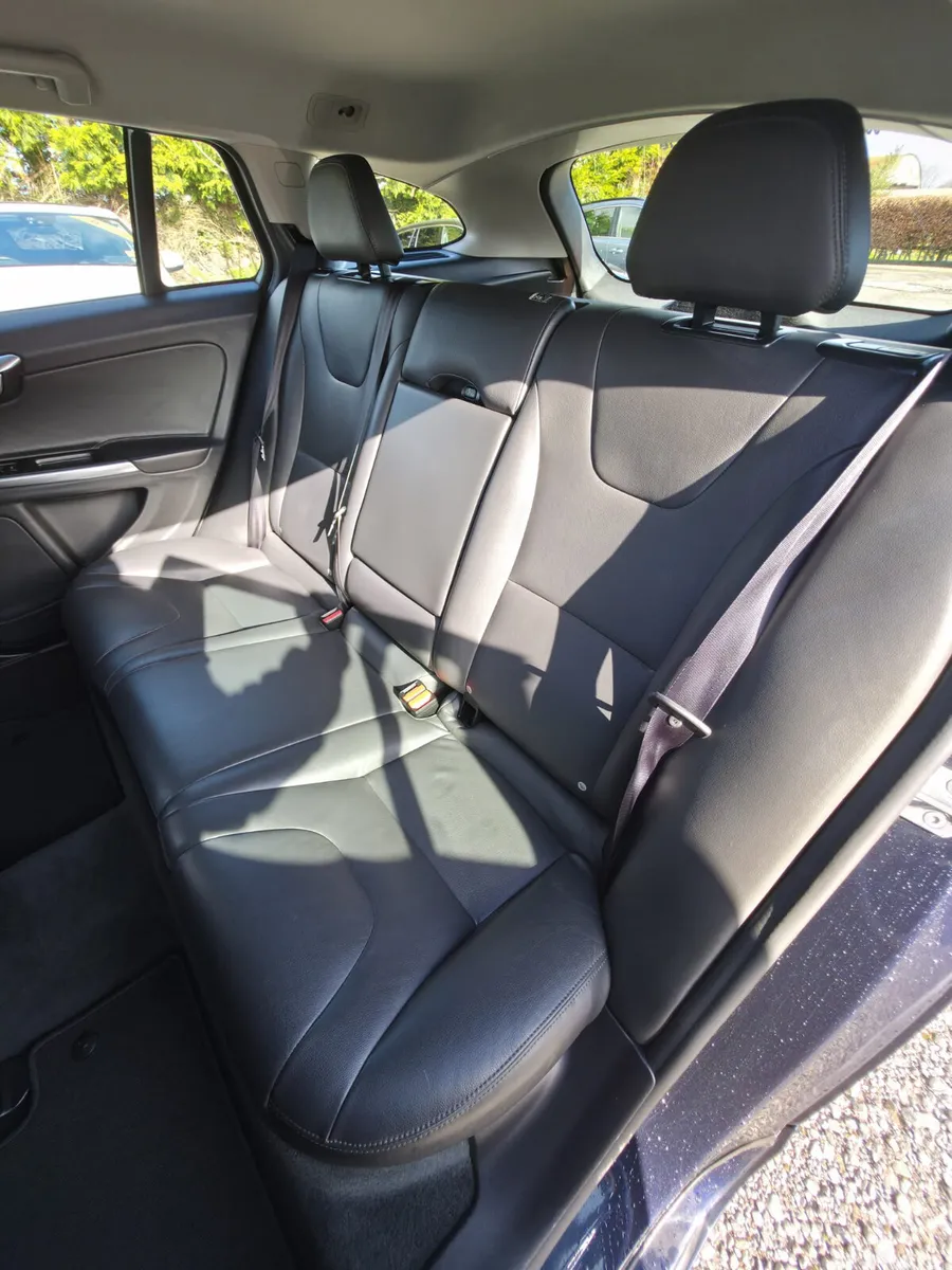 Volvo V60 Estate, Diesel, 2018, Blue