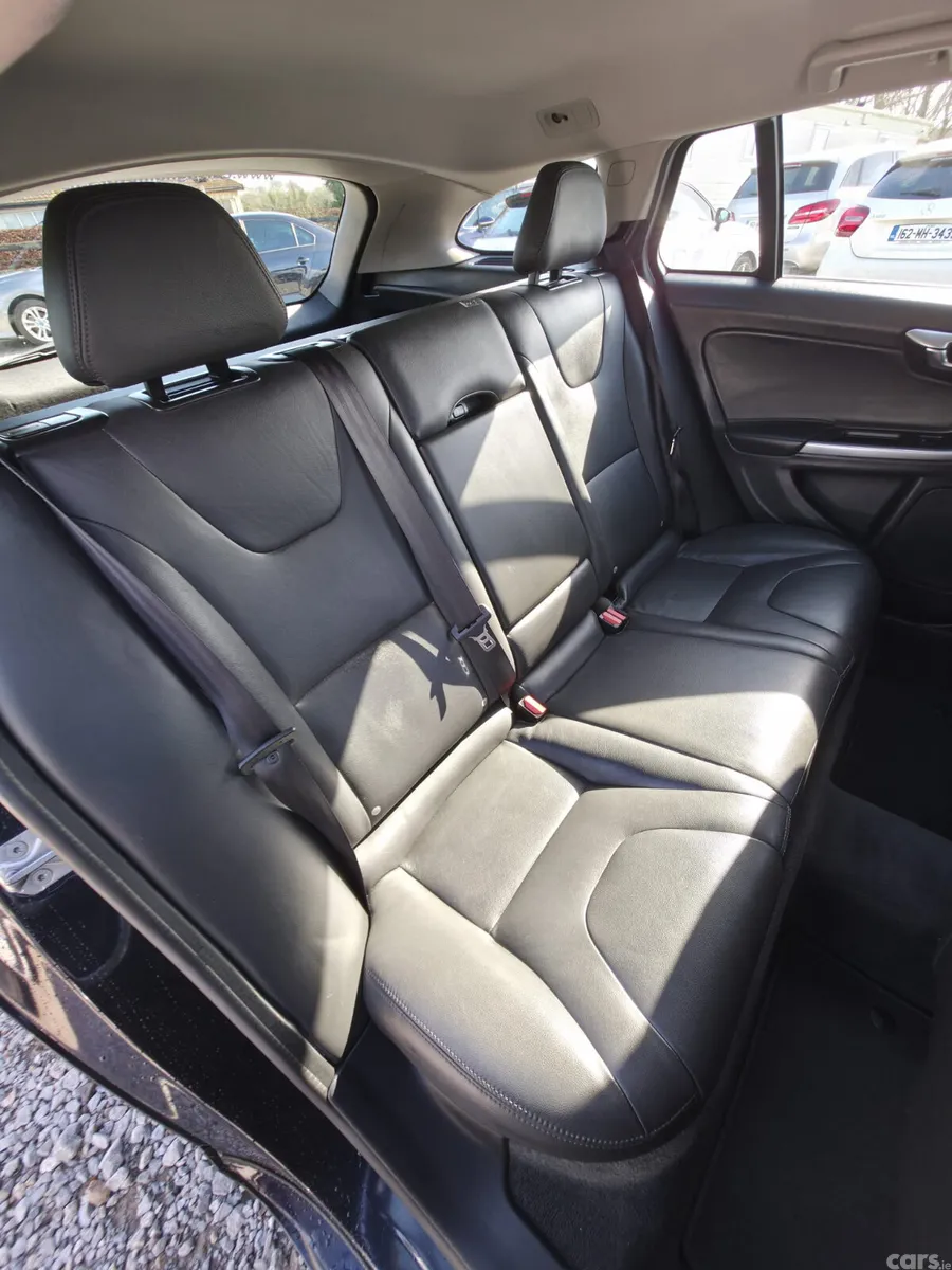 Volvo V60 Estate, Diesel, 2018, Blue