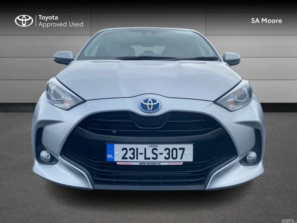 Toyota Yaris Hatchback, Petrol Hybrid, 2023, Silver