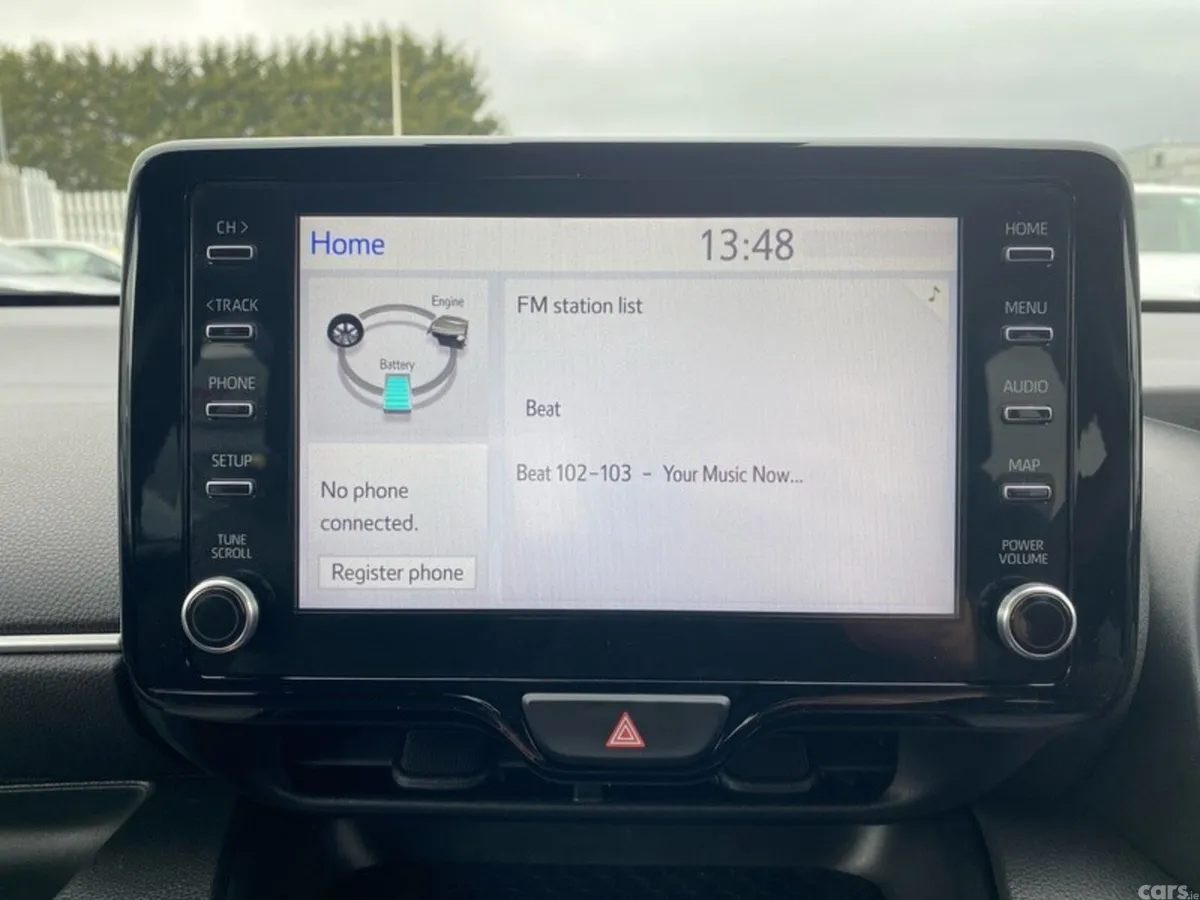 Toyota Yaris Hatchback, Petrol Hybrid, 2023, Silver