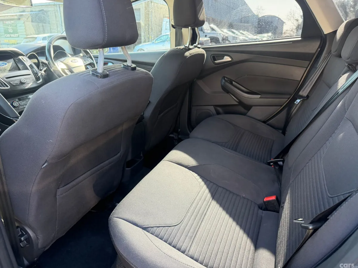 Ford Focus Hatchback, Diesel, 2017, Grey