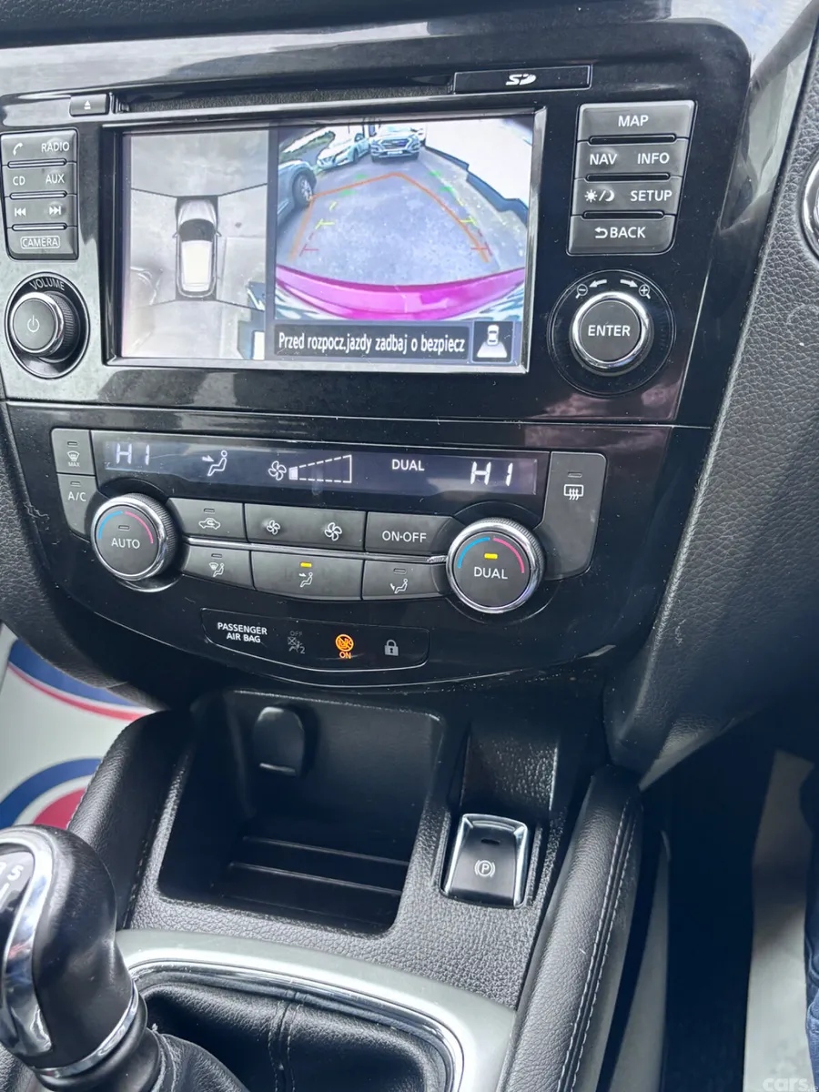 Nissan Qashqai Hatchback, Diesel, 2016, Red