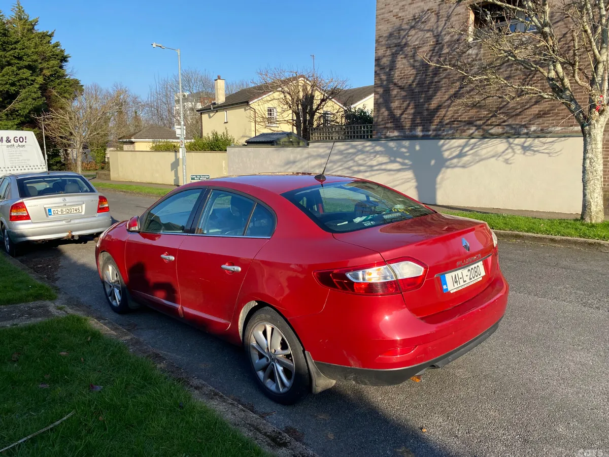 Renault Fluence Saloon, Diesel, 2014, Red