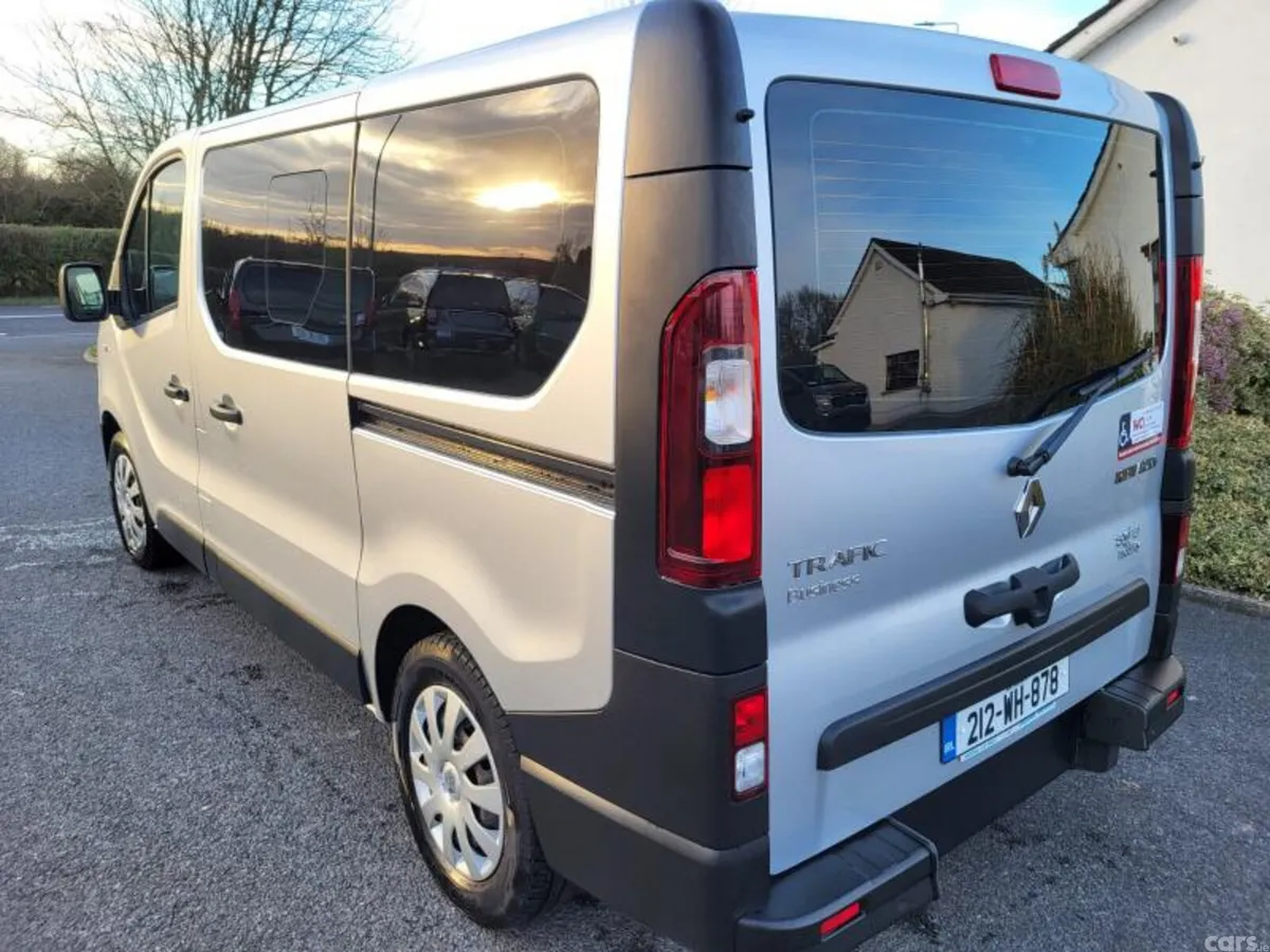 Renault Trafic MPV, Diesel, 2021, Silver