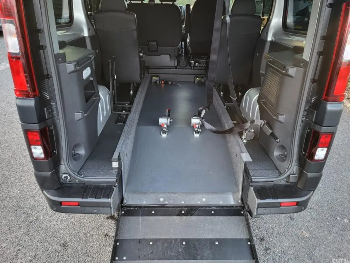 Renault Trafic MPV, Diesel, 2021, Silver
