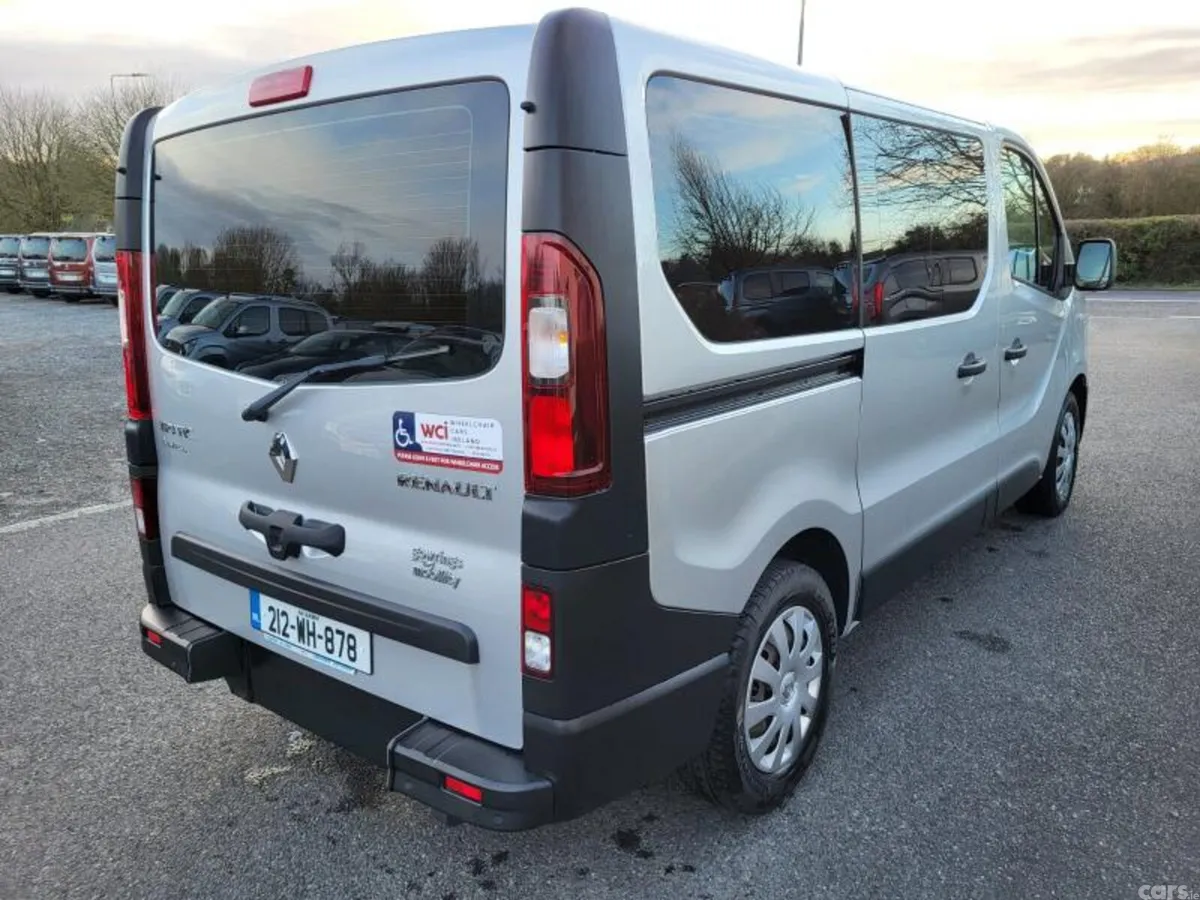 Renault Trafic MPV, Diesel, 2021, Silver