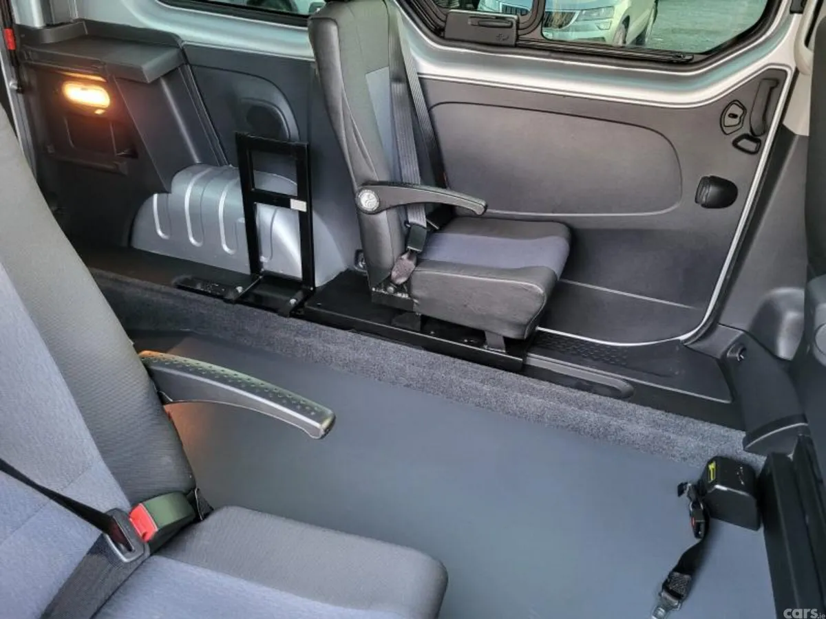 Renault Trafic MPV, Diesel, 2021, Silver