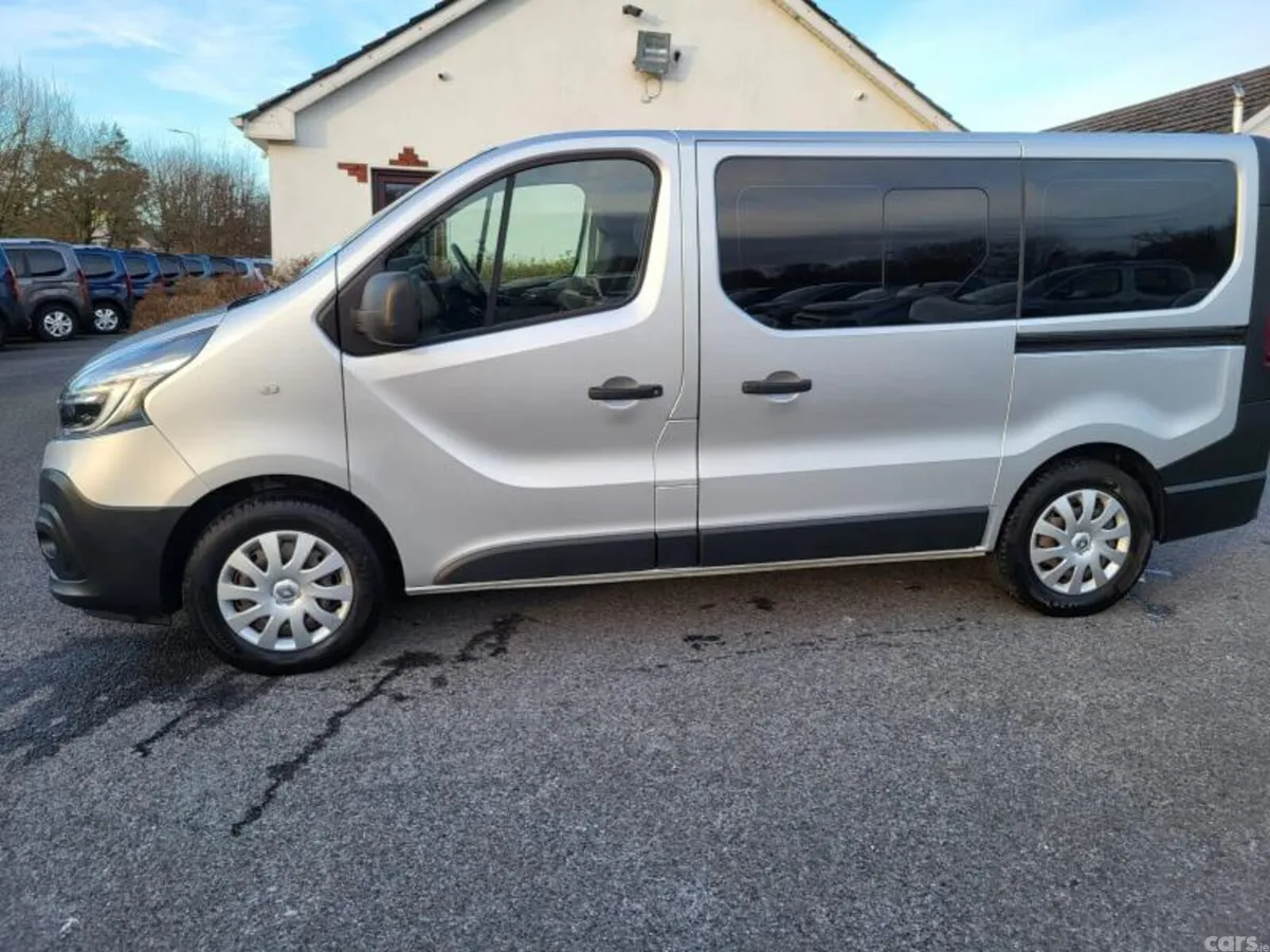 Renault Trafic MPV, Diesel, 2021, Silver