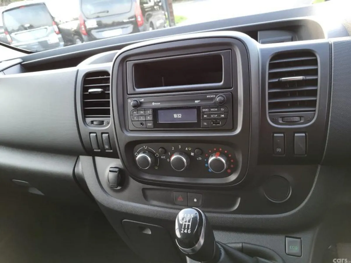 Renault Trafic MPV, Diesel, 2021, Silver