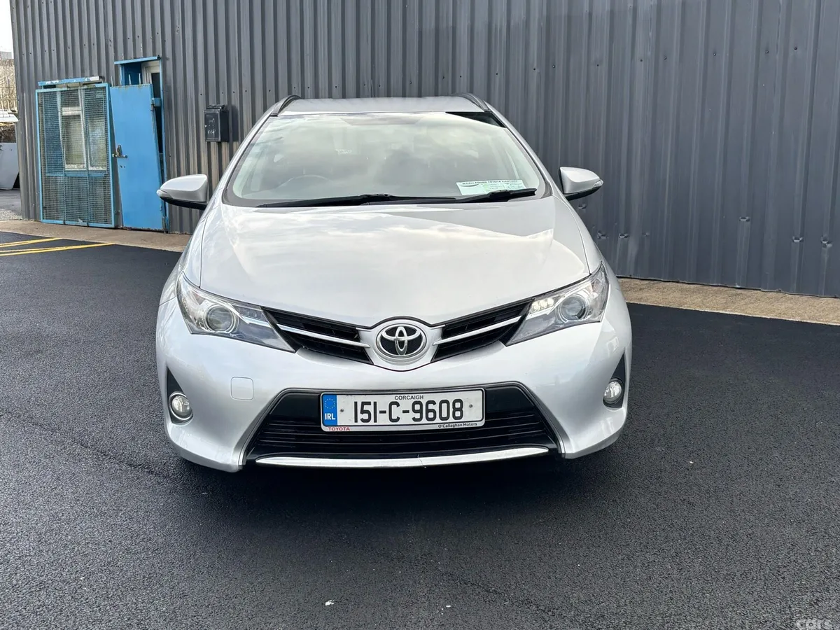 Toyota Auris Estate/Jeep, Diesel, 2015, Silver