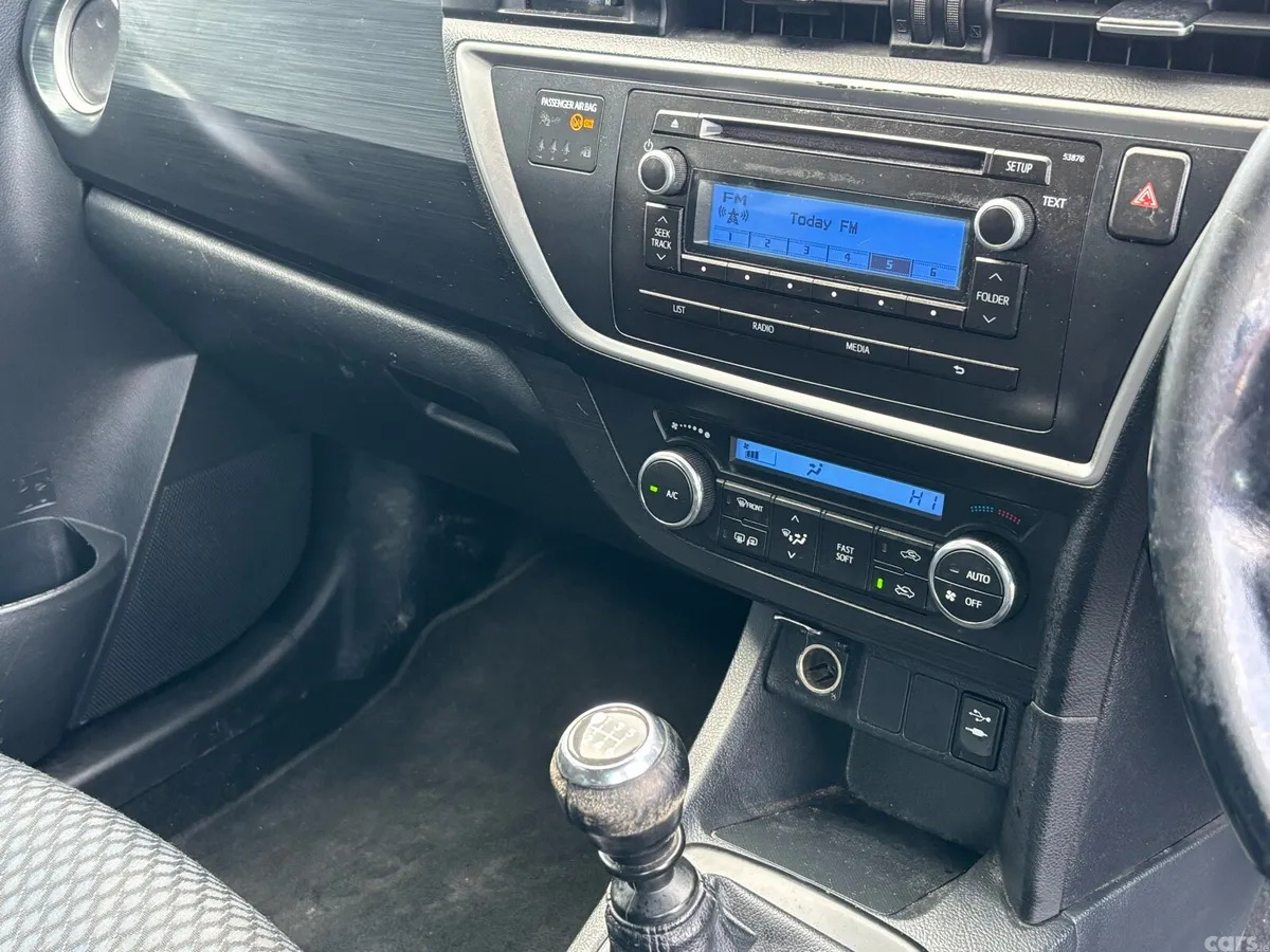 Toyota Auris Estate/Jeep, Diesel, 2015, Silver