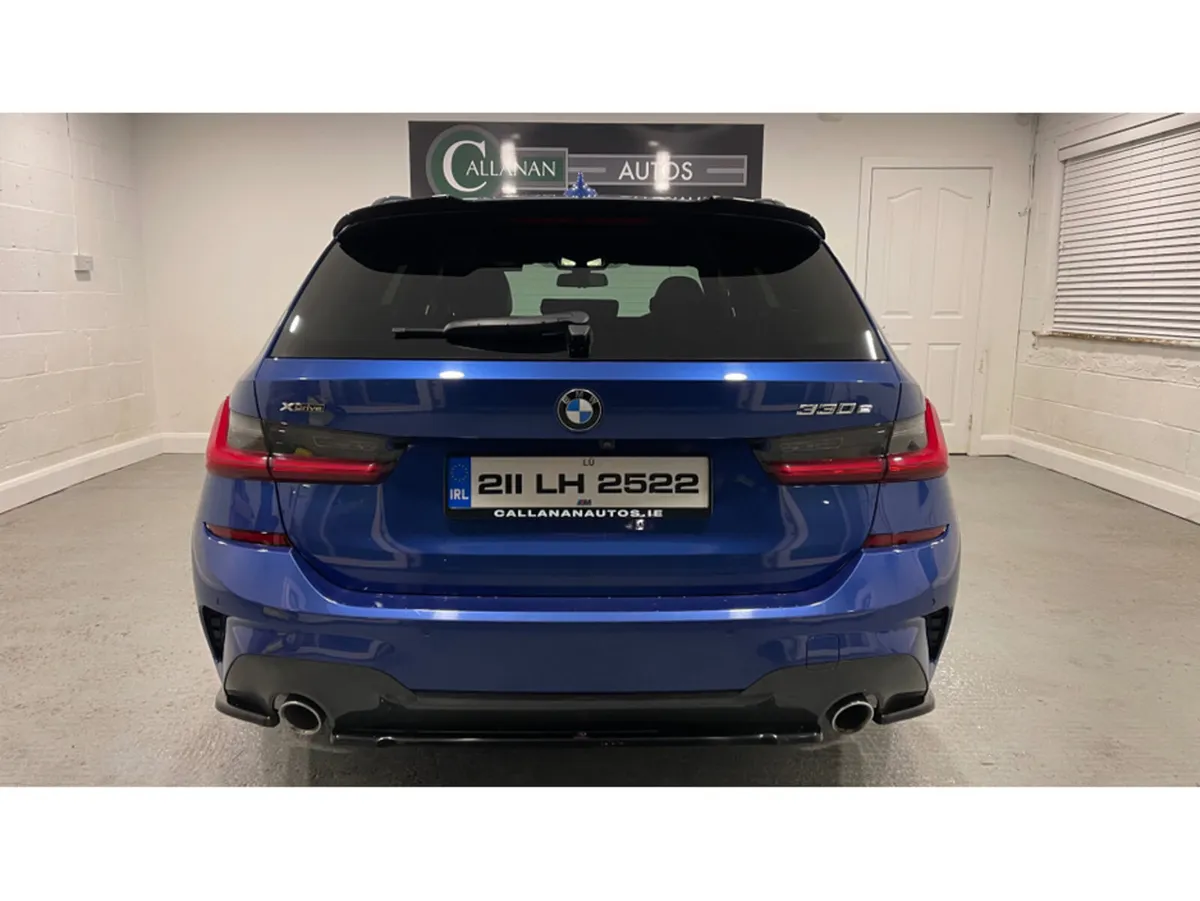 BMW 3-Series Estate, Petrol Plug-in Hybrid, 2021, Blue