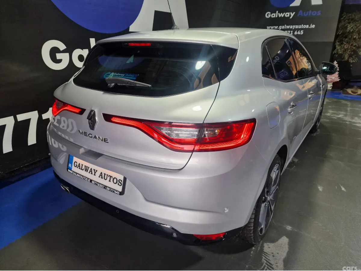 Renault Megane Hatchback, Diesel, 2016, Silver