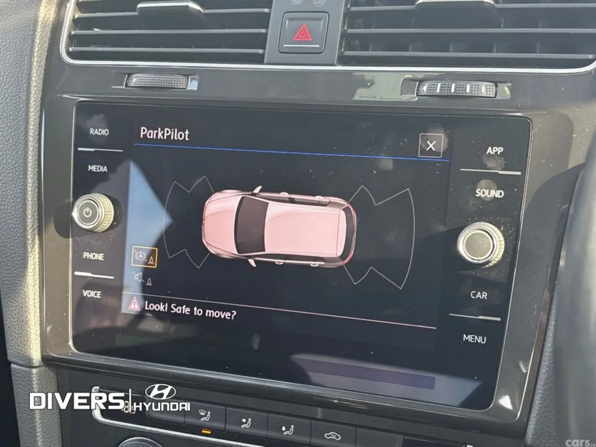 Volkswagen Golf Estate, Diesel, 2018, Yellow