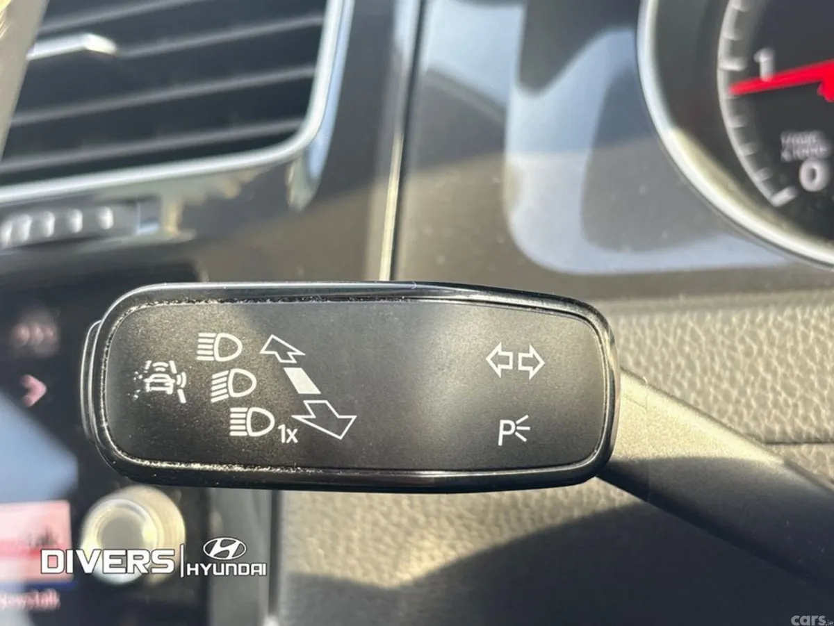 Volkswagen Golf Estate, Diesel, 2018, Yellow
