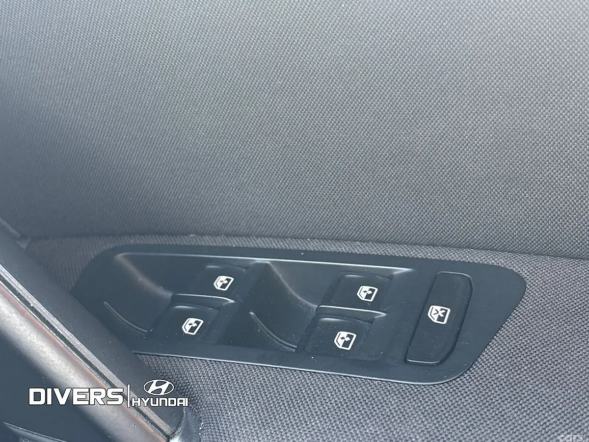 Volkswagen Golf Estate, Diesel, 2018, Yellow