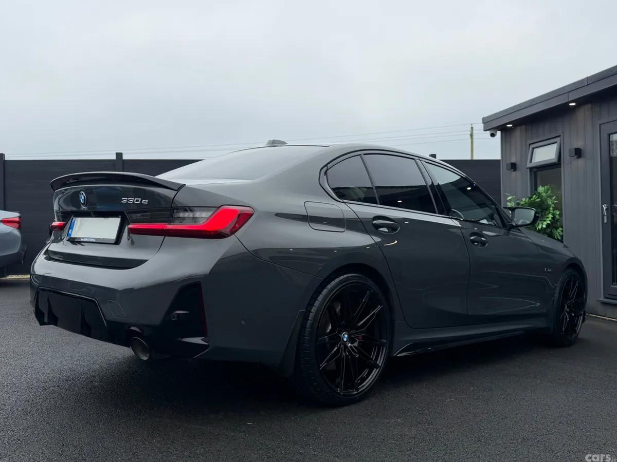 BMW 3-Series Saloon, Petrol Hybrid, 2023, Grey