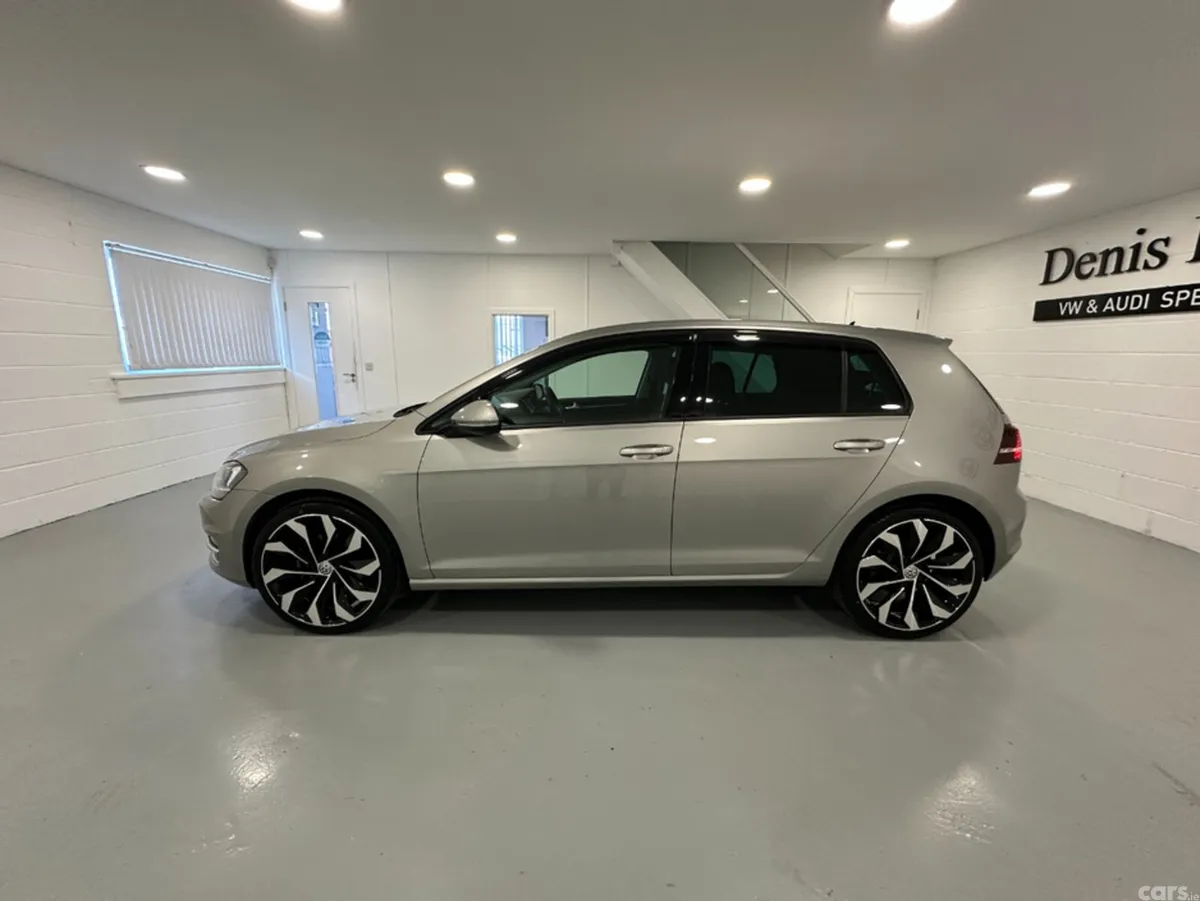 Volkswagen Golf Hatchback, Petrol, 2017, Silver
