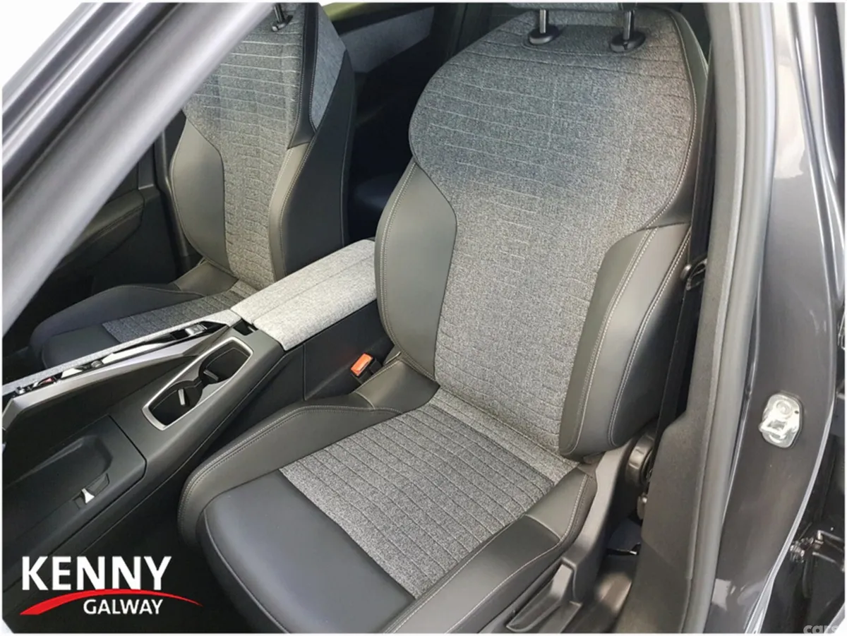 Peugeot 3008 MPV, Petrol Hybrid, 2025, Grey