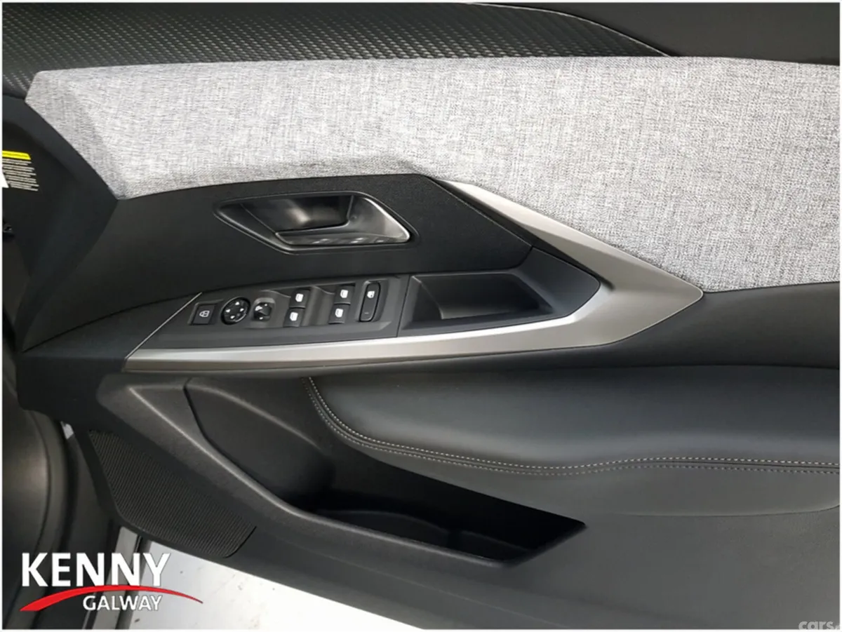 Peugeot 3008 MPV, Petrol Hybrid, 2025, Grey