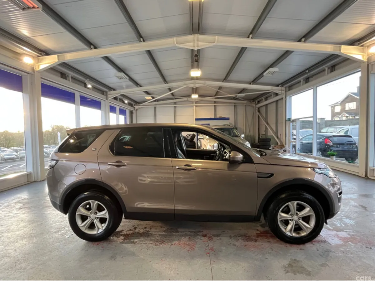 Land Rover Discovery Estate, Diesel, 2015, Gold