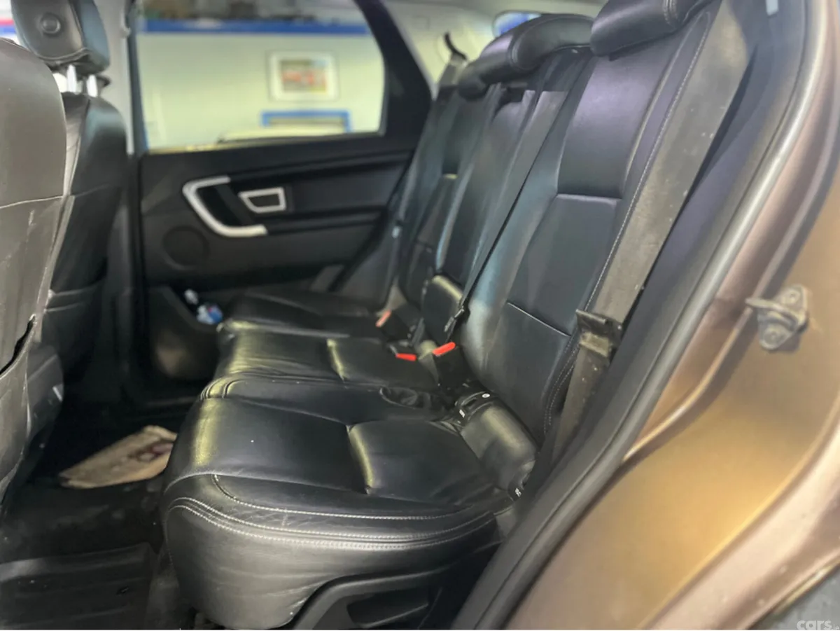 Land Rover Discovery Estate, Diesel, 2015, Gold