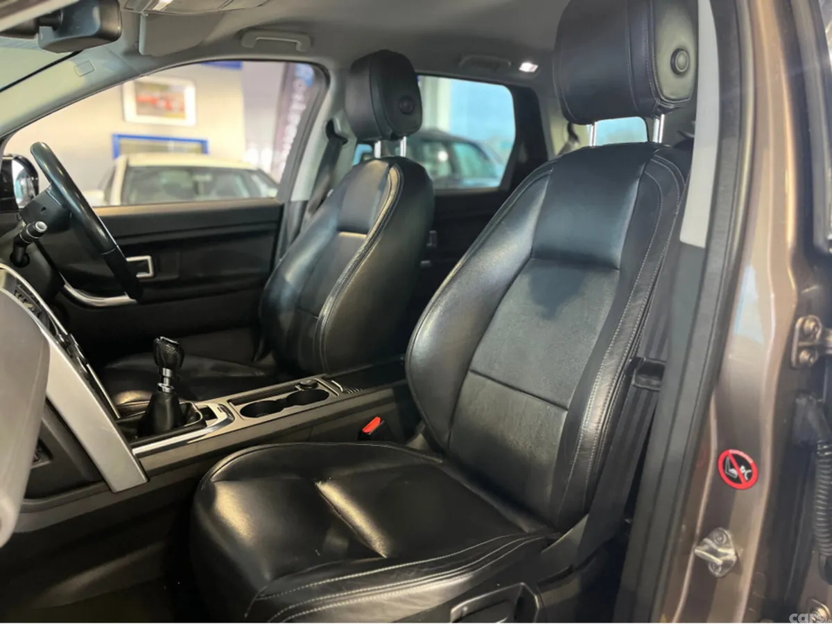 Land Rover Discovery Estate, Diesel, 2015, Gold