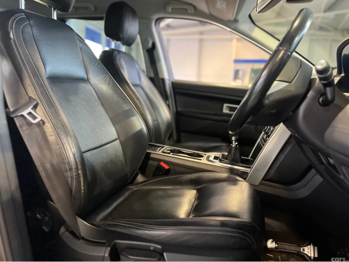Land Rover Discovery Estate, Diesel, 2015, Gold