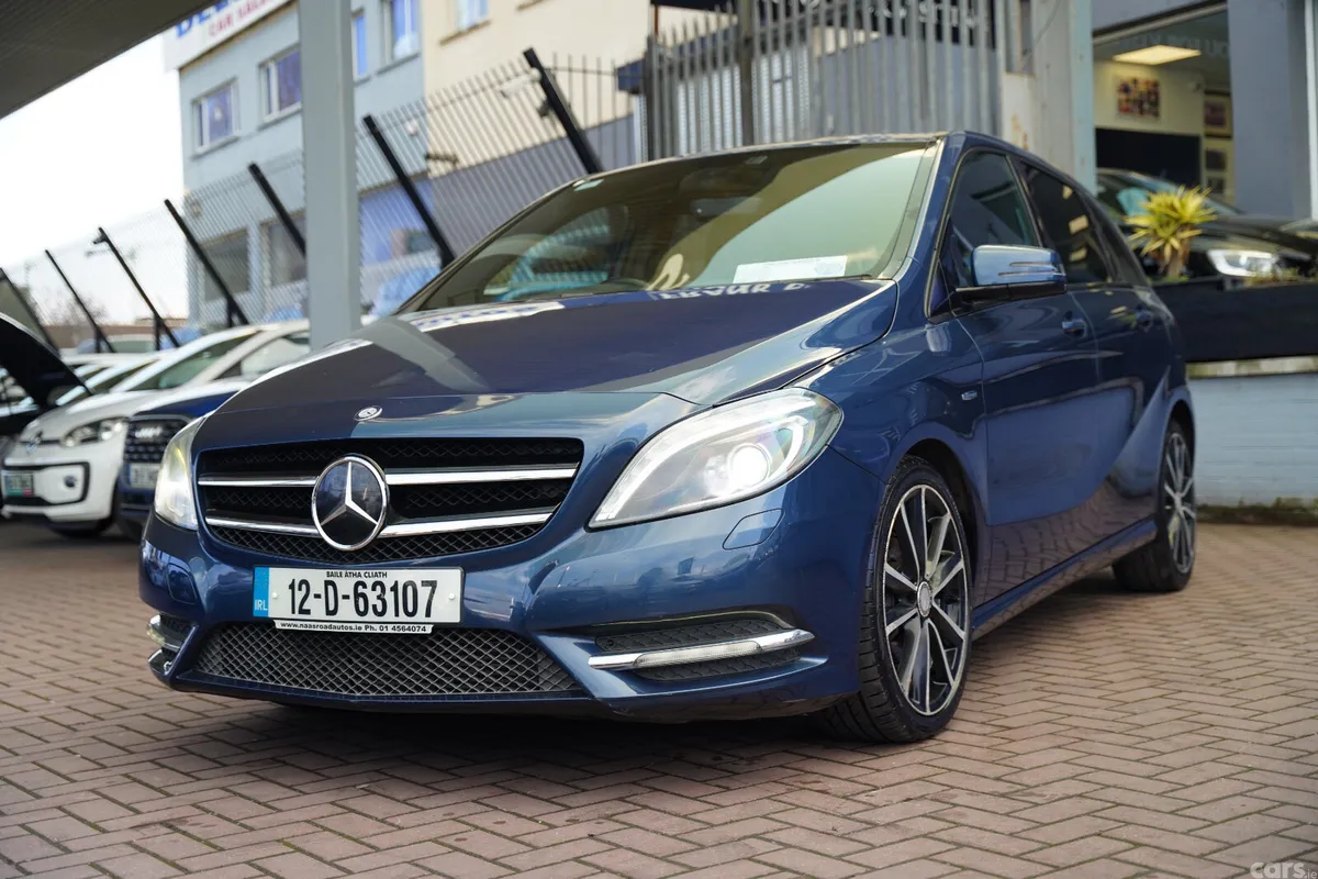 Mercedes-Benz B-Class MPV, Petrol, 2012, Blue