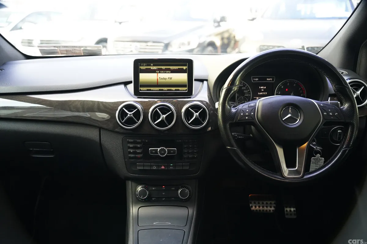 Mercedes-Benz B-Class MPV, Petrol, 2012, Blue