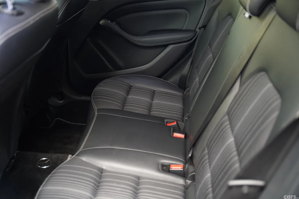 Mercedes-Benz B-Class MPV, Petrol, 2012, Blue