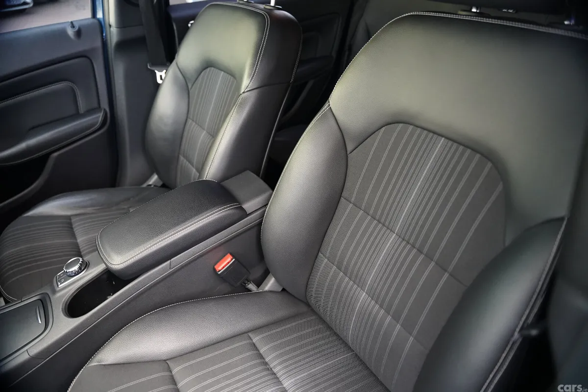 Mercedes-Benz B-Class MPV, Petrol, 2012, Blue