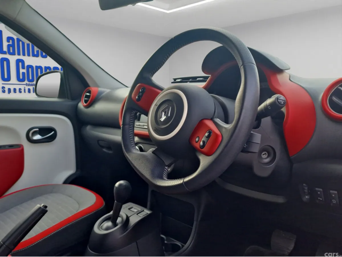 Renault Twingo Hatchback, Petrol, 2018, Red