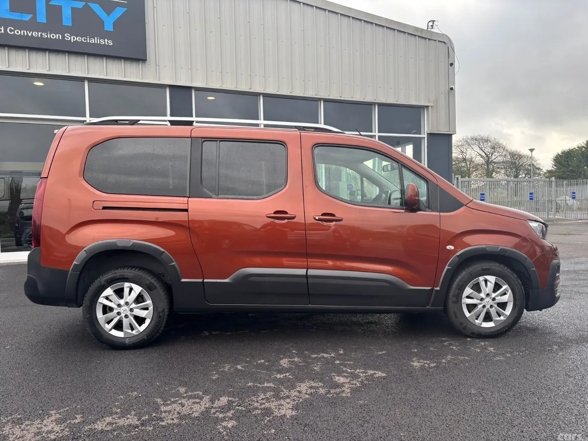 Peugeot Rifter MPV, Diesel, 2021, Brown
