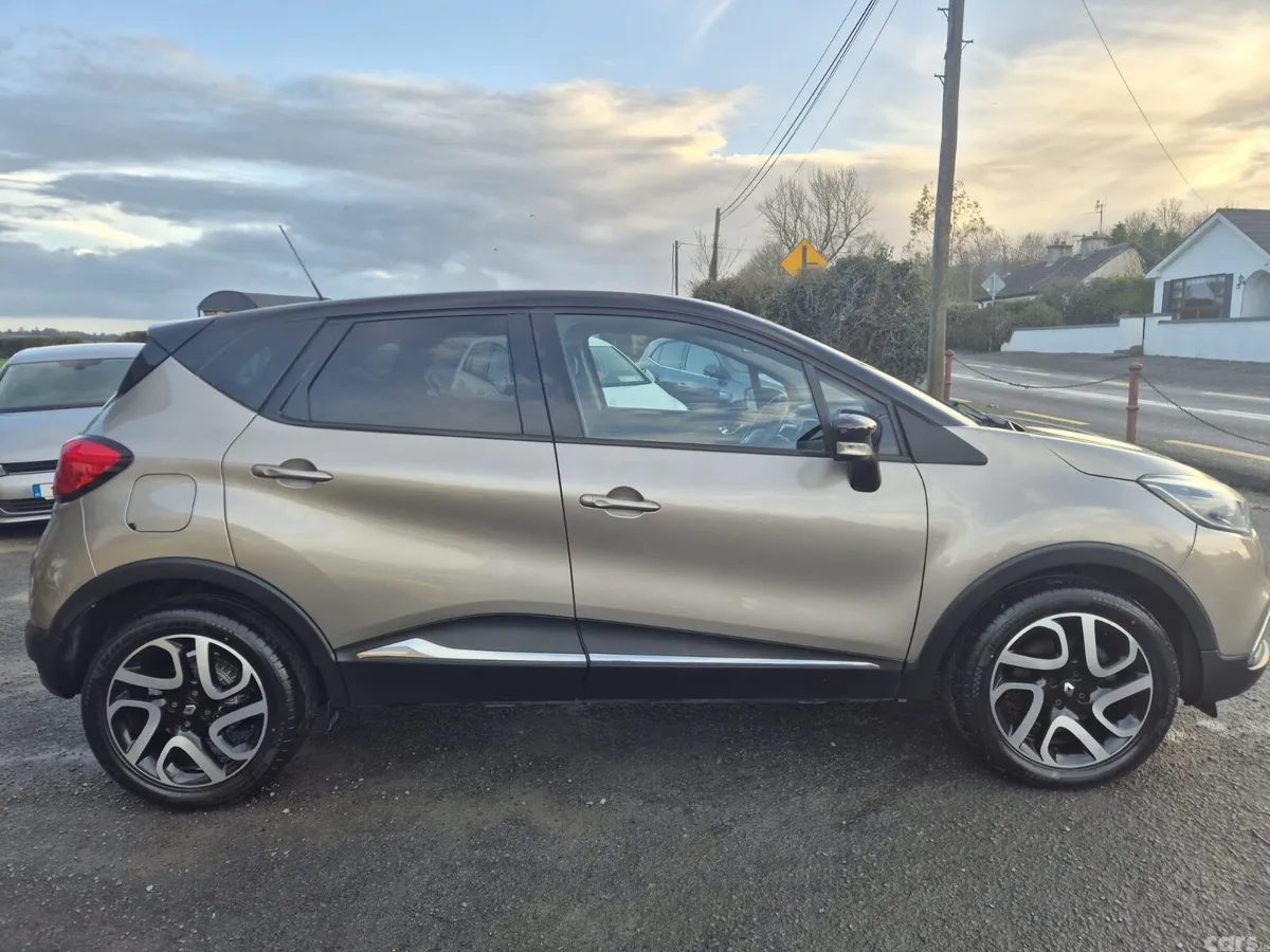 Renault Captur Hatchback, Petrol, 2016, Gold