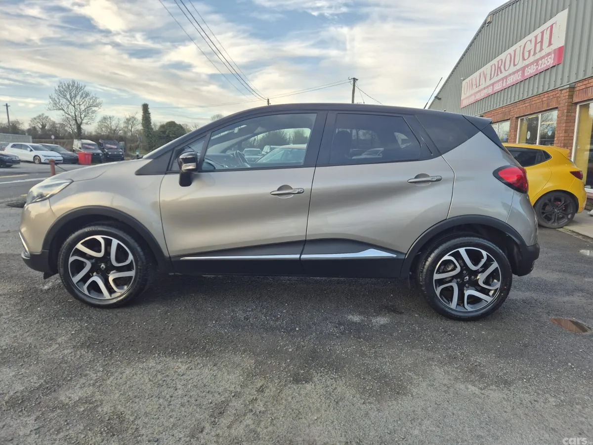 Renault Captur Hatchback, Petrol, 2016, Gold