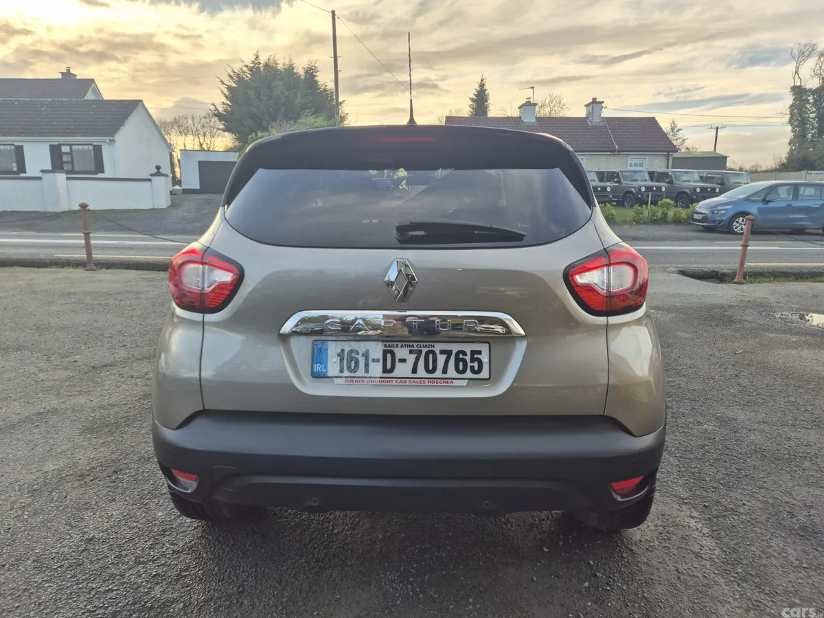 Renault Captur Hatchback, Petrol, 2016, Gold