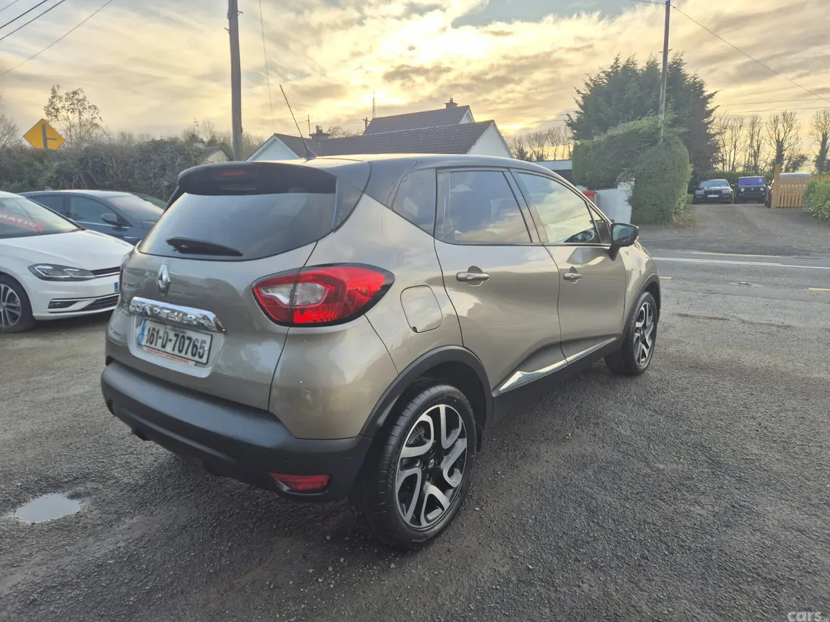 Renault Captur Hatchback, Petrol, 2016, Gold