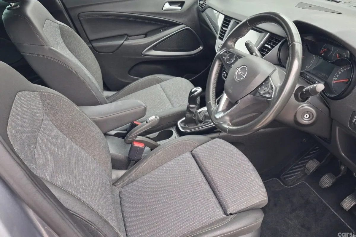Opel Crossland SUV, Petrol, 2022, Grey