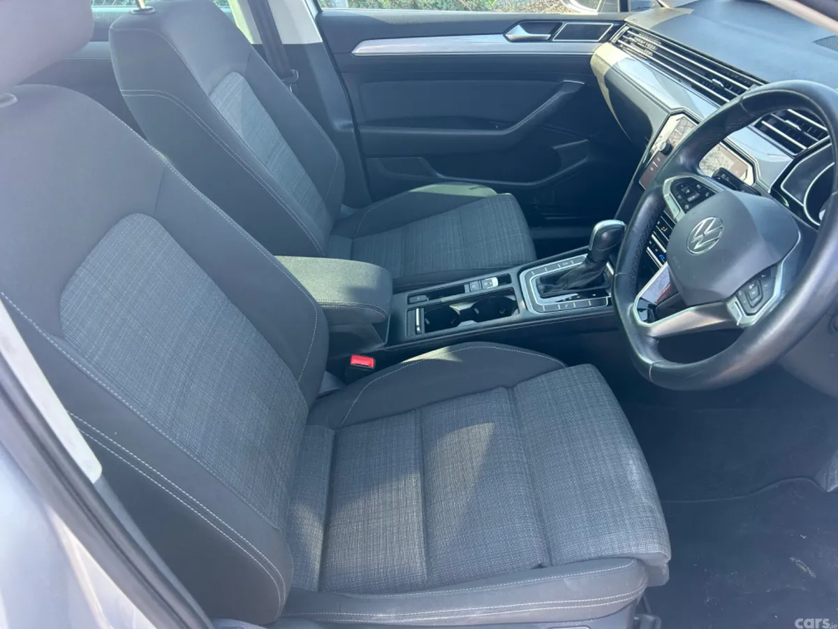 Volkswagen Passat Saloon, Diesel, 2022, Grey