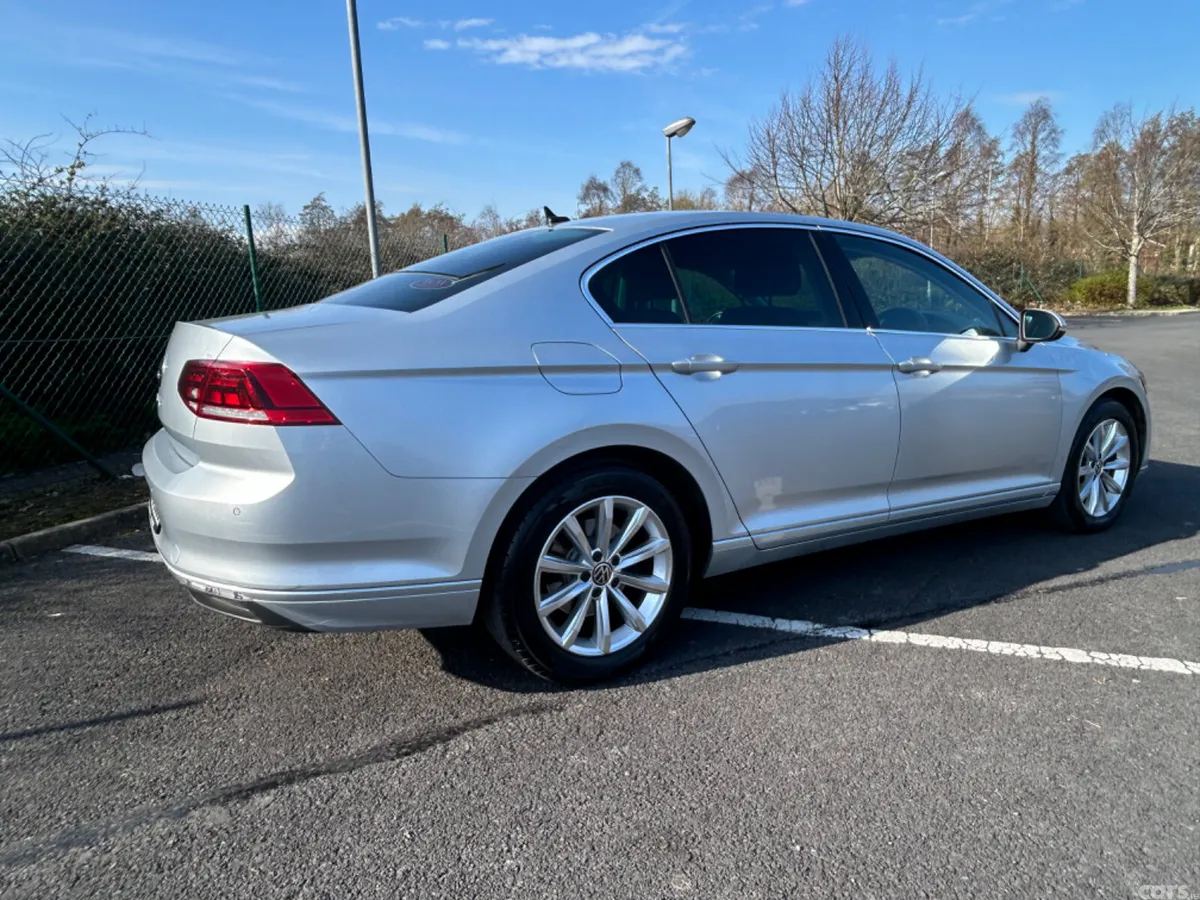 Volkswagen Passat Saloon, Diesel, 2022, Grey