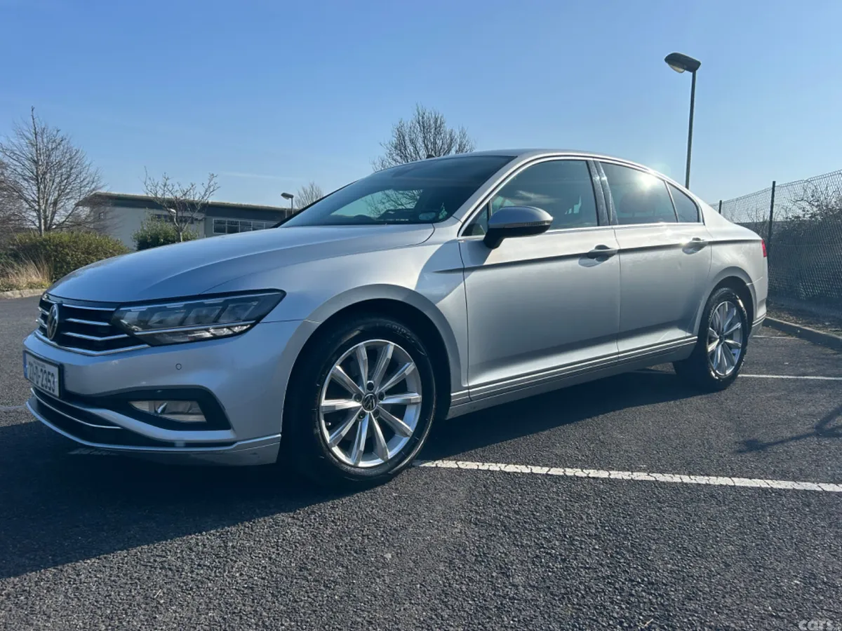 Volkswagen Passat Saloon, Diesel, 2022, Grey