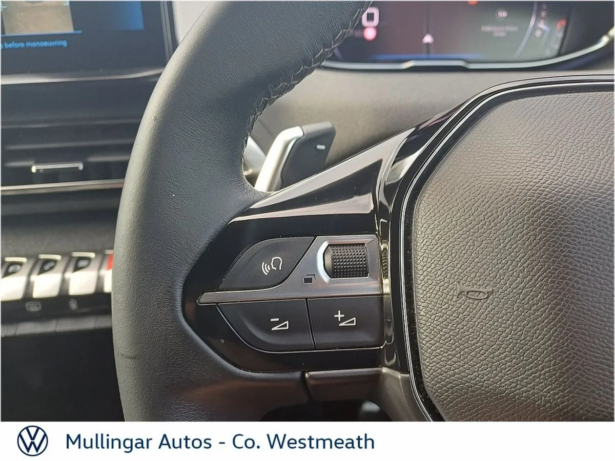 Peugeot 5008 MPV, Diesel, 2024, Grey