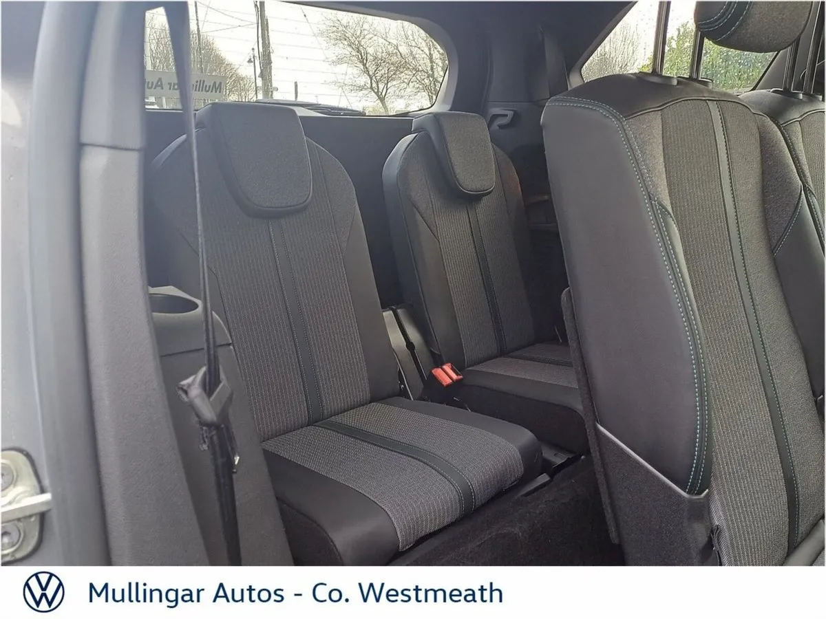 Peugeot 5008 MPV, Diesel, 2024, Grey