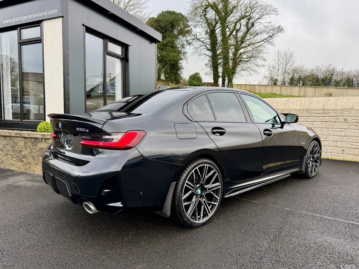 BMW 3-Series Saloon, Petrol Hybrid, 2023, Black