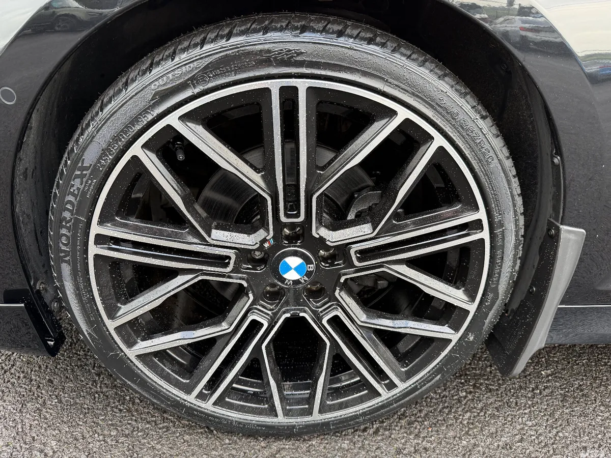 BMW 3-Series Saloon, Petrol Hybrid, 2023, Black