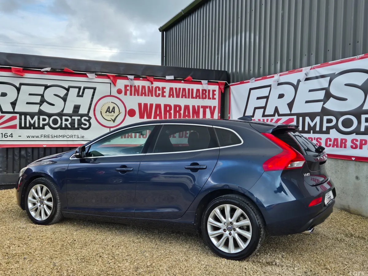 Volvo V40 Hatchback, Petrol, 2015, Blue