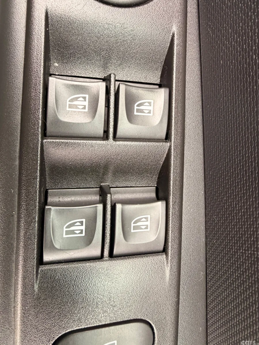 Renault Captur Hatchback, Diesel, 2014, Silver